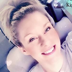 Meet your Posher, Leeann